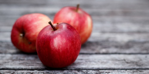 What are the nutritional values of apples?